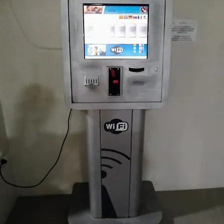 With Views, Gardens And Pool Διαμέρισμα *