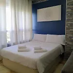 With Views, Gardens And Pool * Τορρεμολίνος