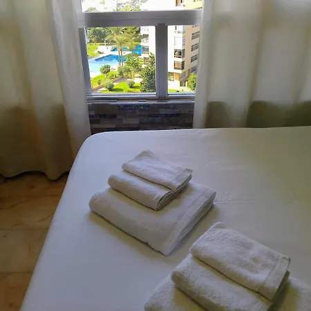 דירה With Views, Gardens And Pool
