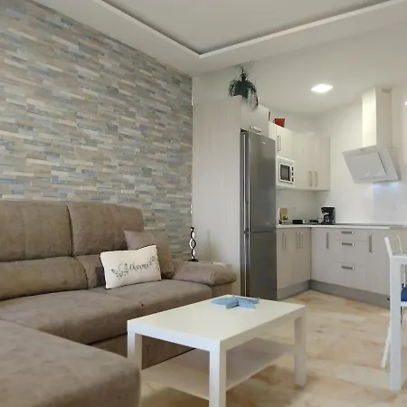 With Views, Gardens And Pool Appartement *