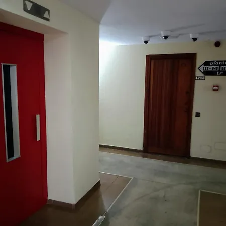 With Views, Gardens And Pool Апартаменти Торремолінос